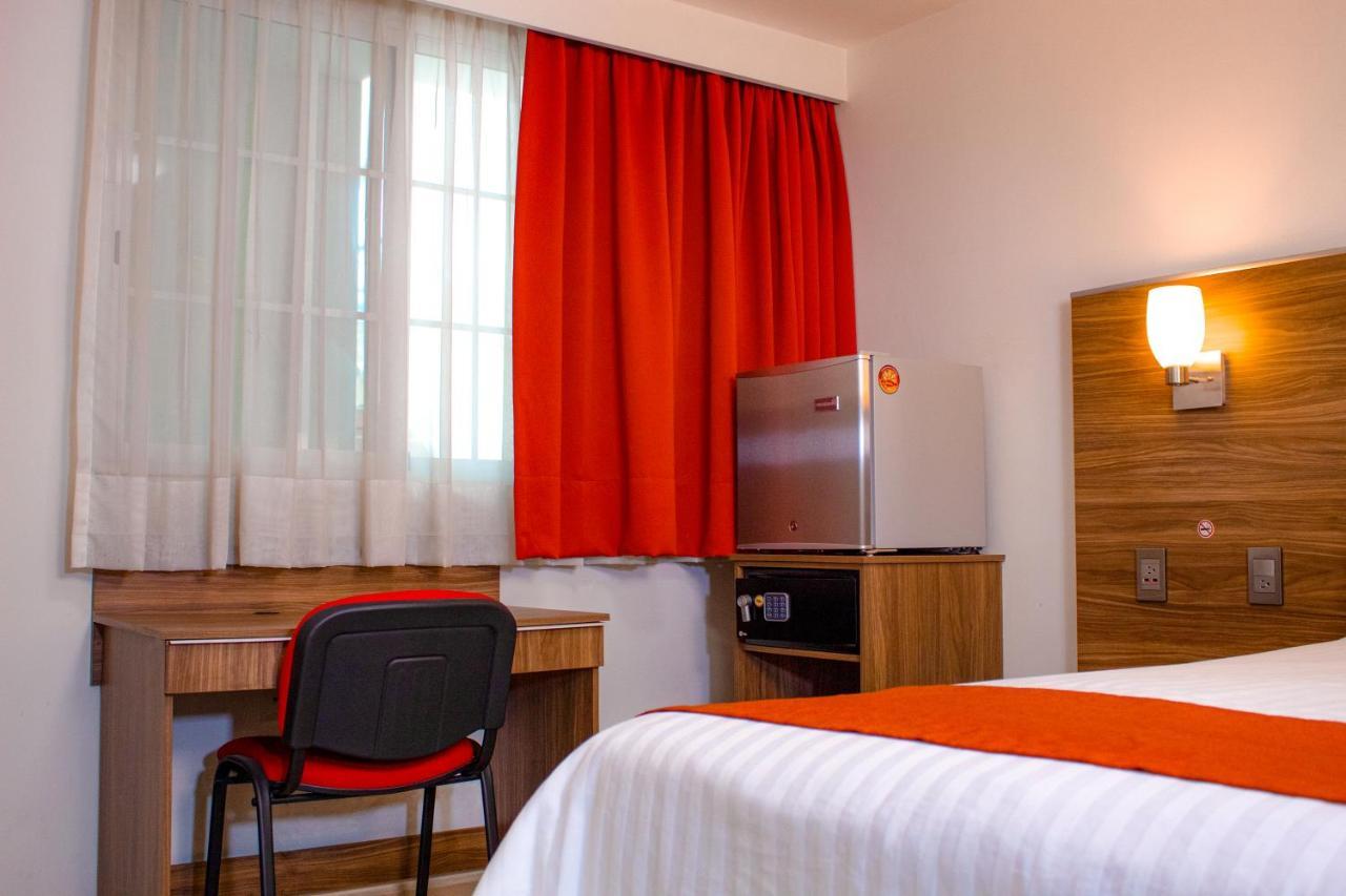 Отель La Casa Del Reloj - Zona De Hospitales Мехико Экстерьер фото