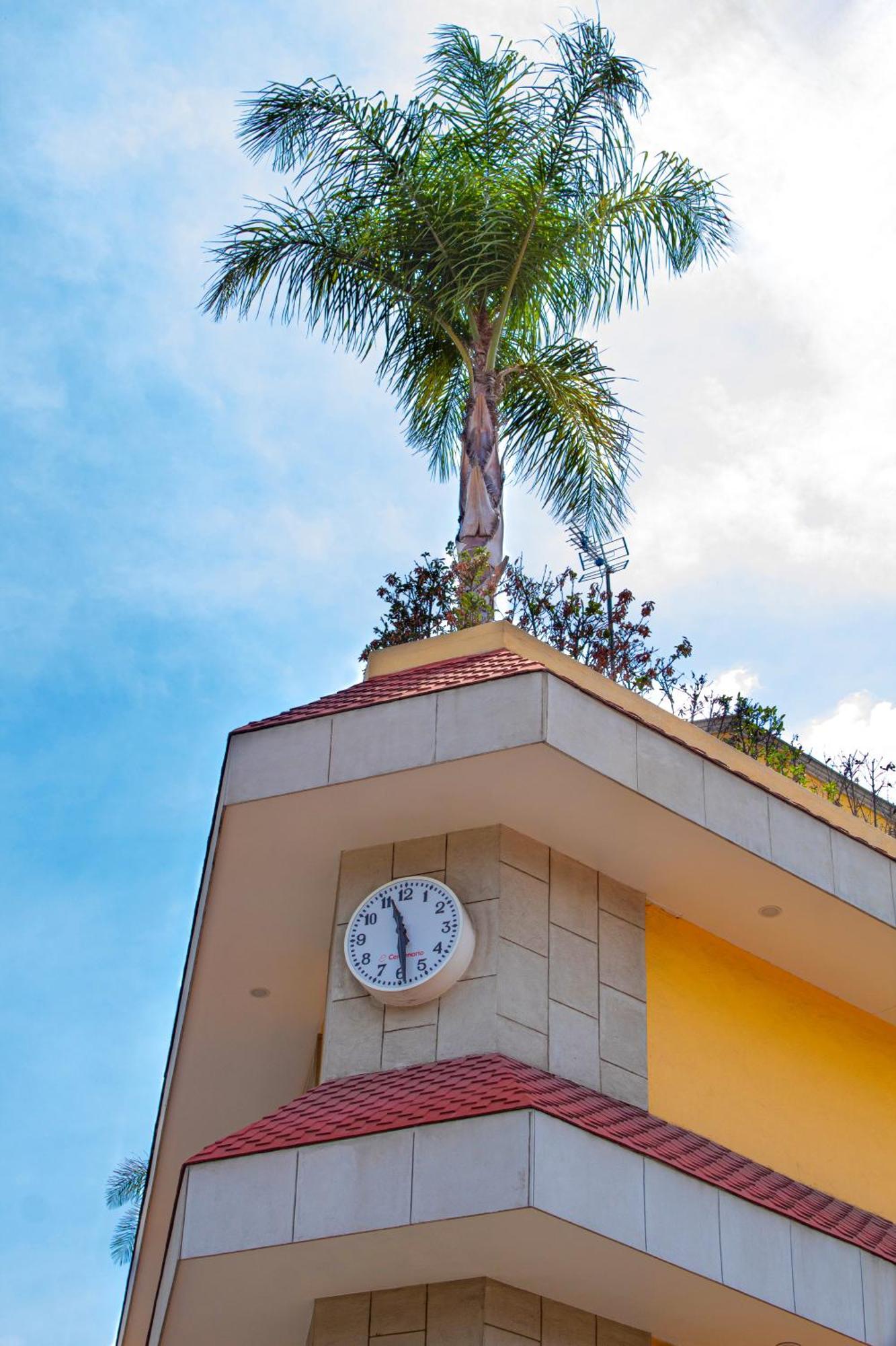 Отель La Casa Del Reloj - Zona De Hospitales Мехико Экстерьер фото