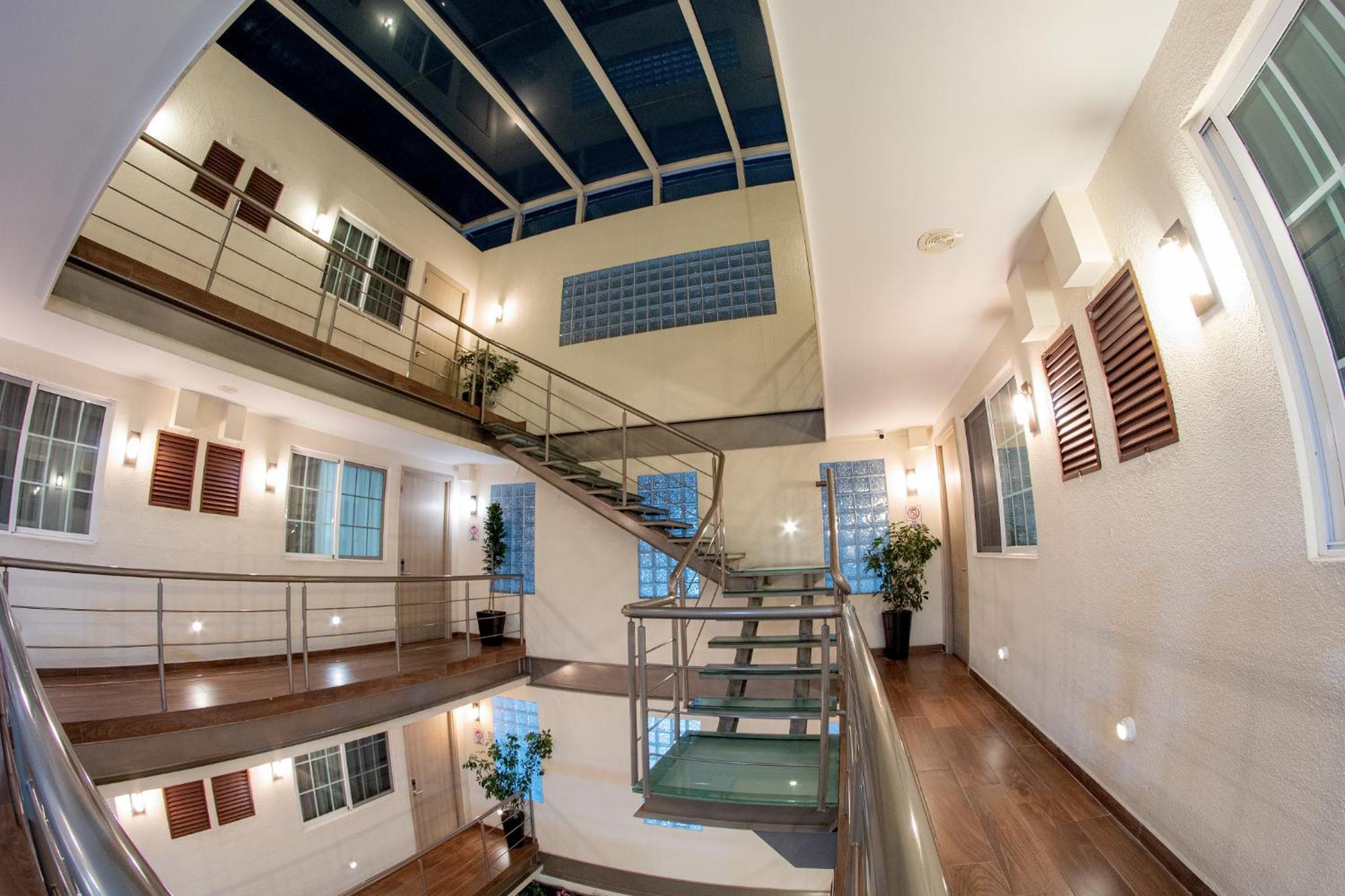 Отель La Casa Del Reloj - Zona De Hospitales Мехико Экстерьер фото